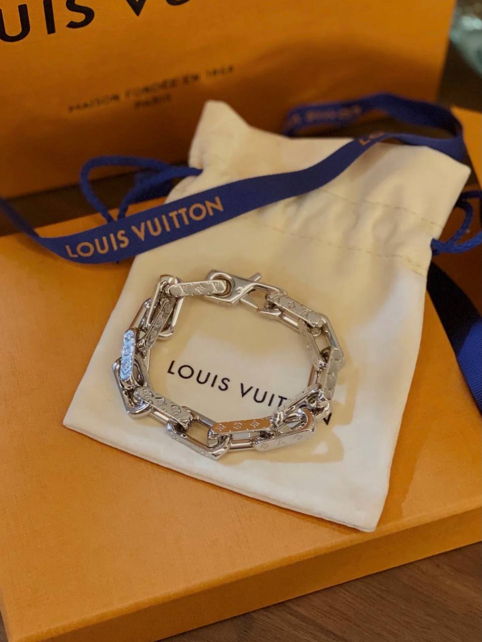 Cartier Ecrou de Cartier 手镯/手链 3