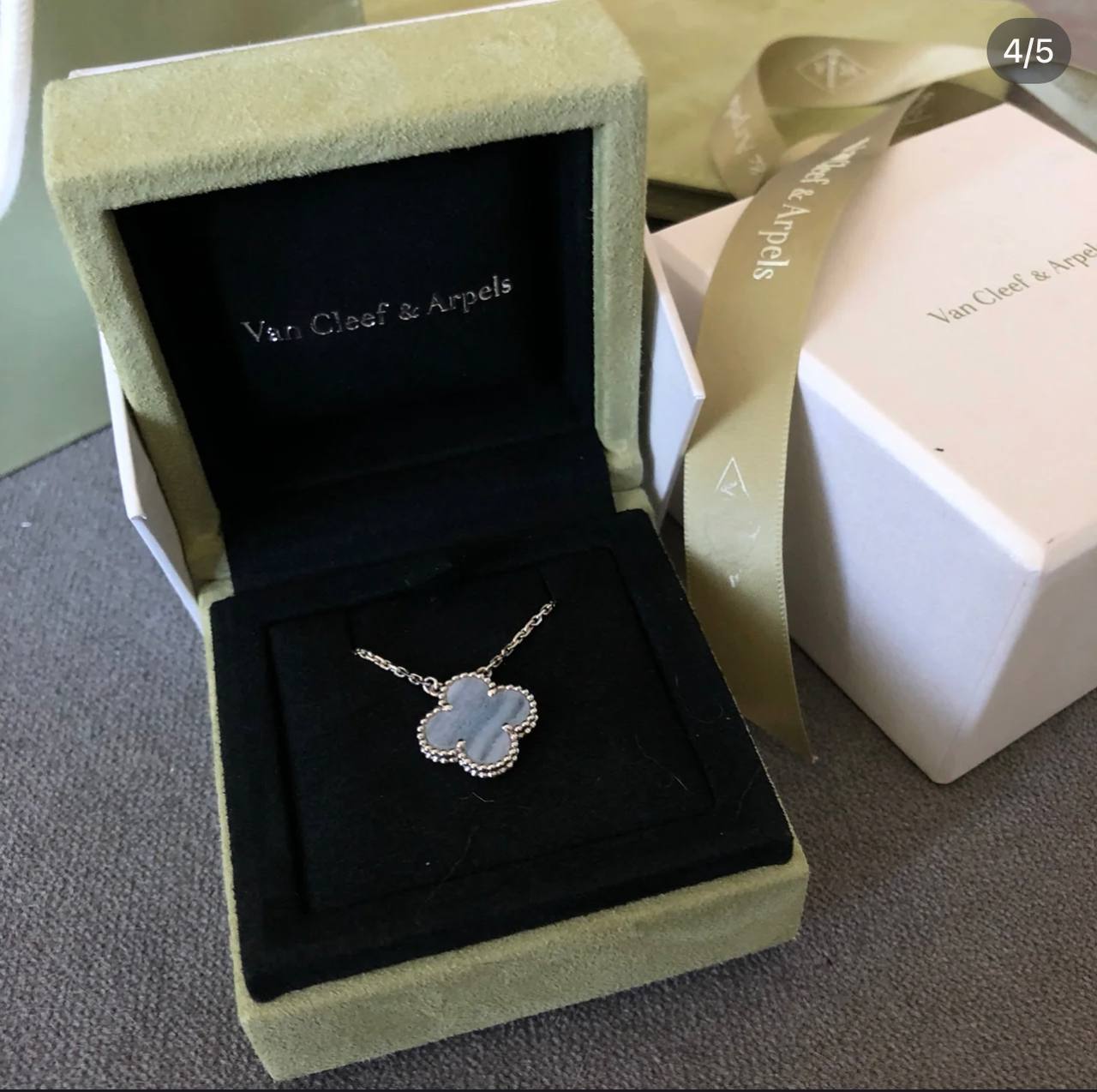 Van Cleef & Arpels Sweet Alhambra 耳环 3