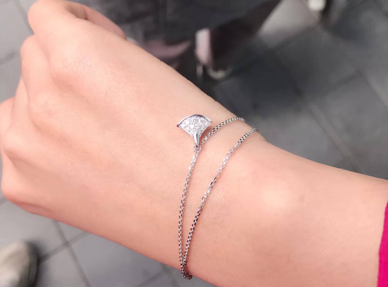 Chanel N°5 手镯/手链 3