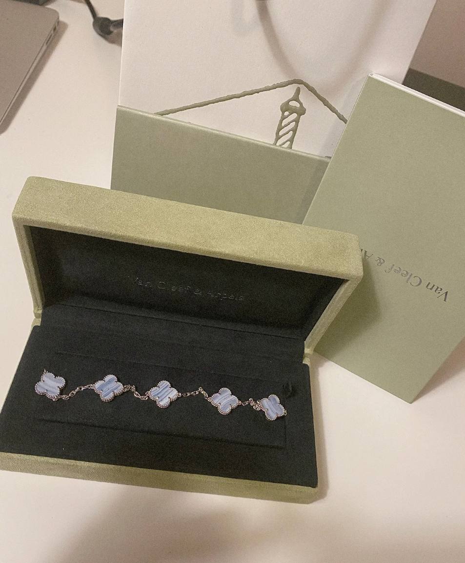 Chanel Coco 项链 4