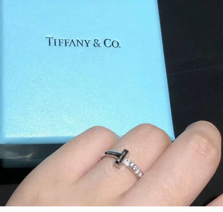 Dior Lucky Dior 项链 4